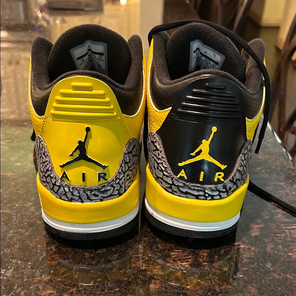 Custom Nike Jordan 3 - Picture 4 of 8